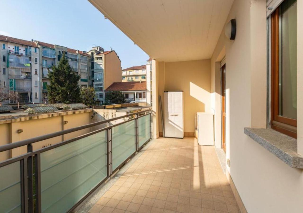 Comfy Cozy Apartment Close To Metro Turin Exterior photo
