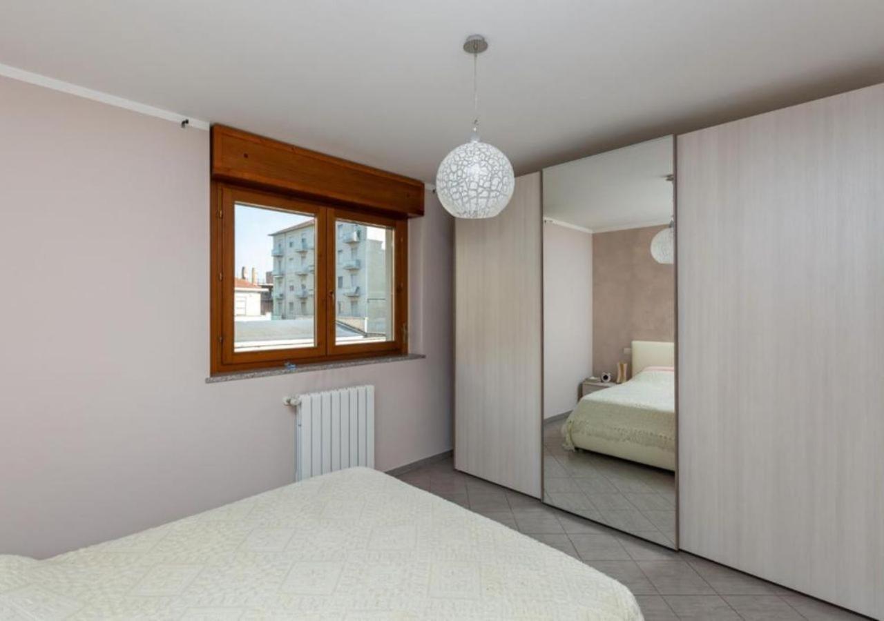 Comfy Cozy Apartment Close To Metro Turin Exterior photo