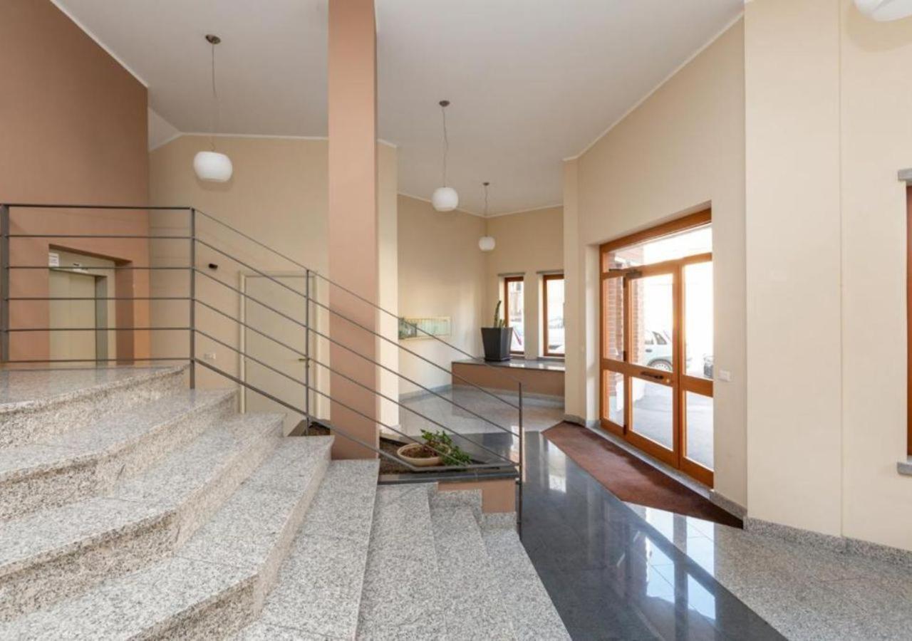 Comfy Cozy Apartment Close To Metro Turin Exterior photo
